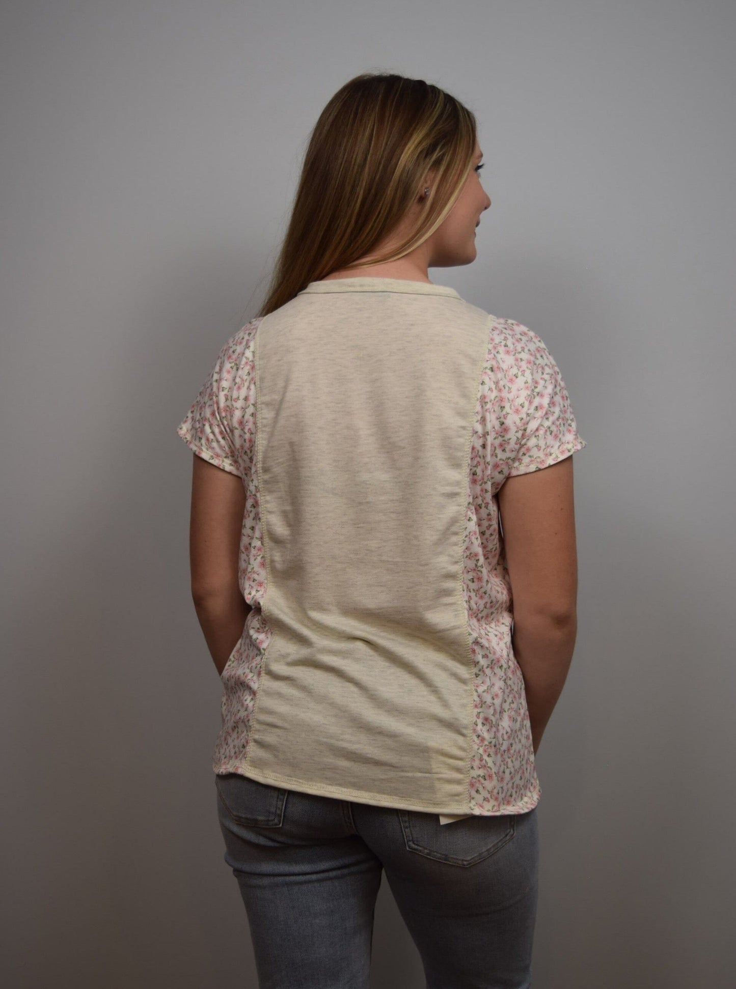 Mae Pink Ditsy Floral Pocket Tee tee Heimish