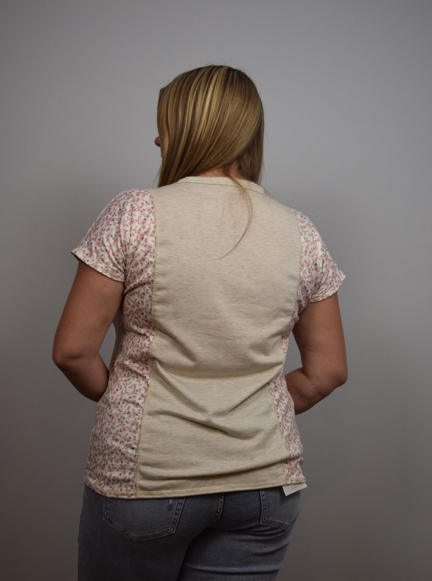 Mae Pink Ditsy Floral Pocket Tee tee Heimish